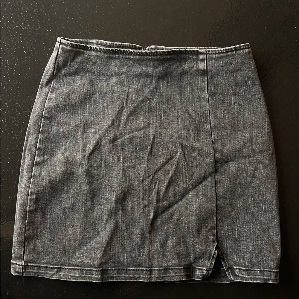 ❌ SOLD Wild Fable Black Stone Wash Stretchy Denim Skirt Size 2
